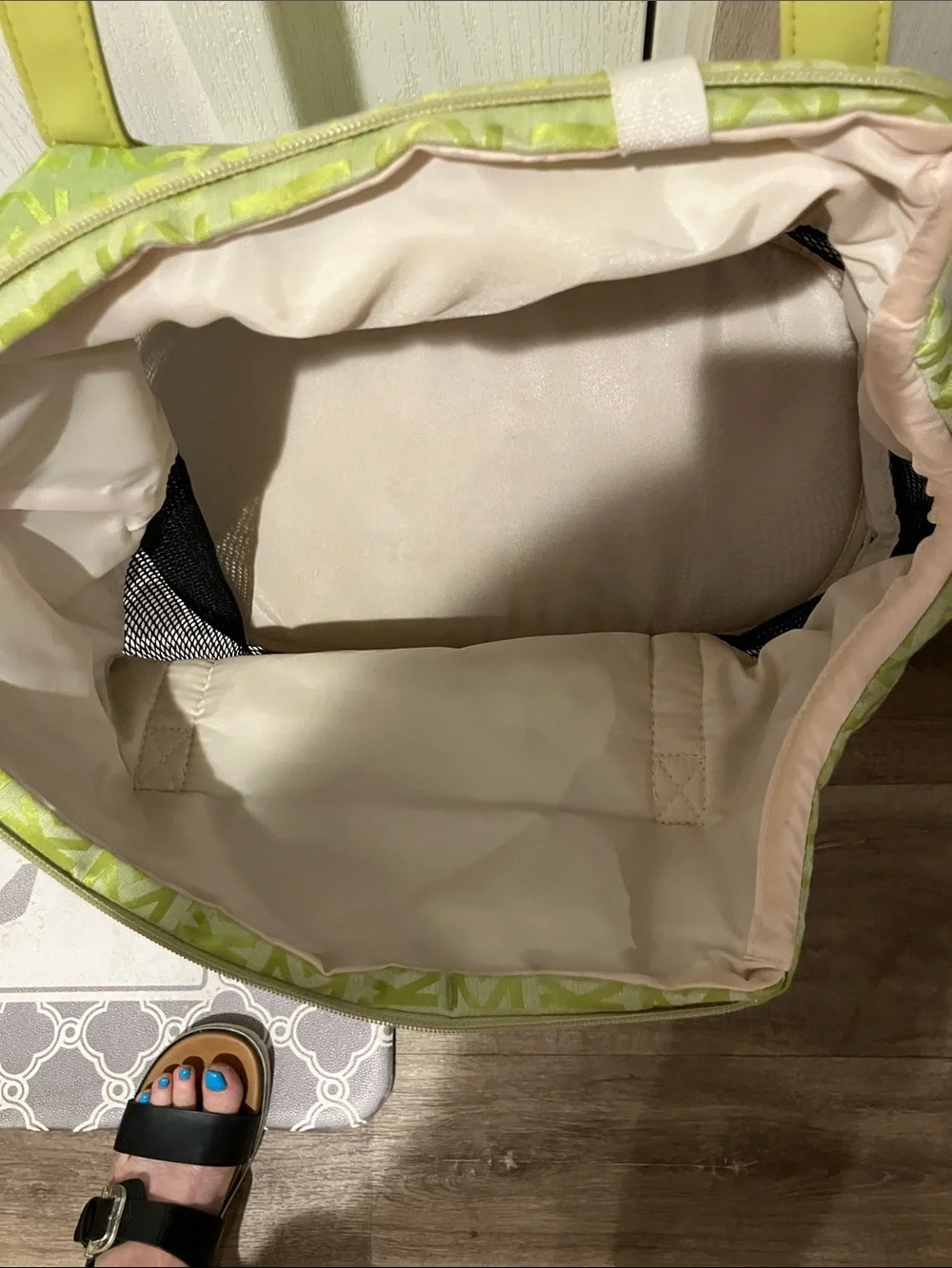 Pack n pawsLime Green dogTote with Front Zip Pocket